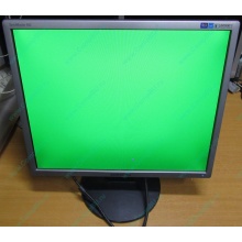 Монитор 19" Samsung SyncMaster 943N на экране малозаметные царапинки (Новокосино)